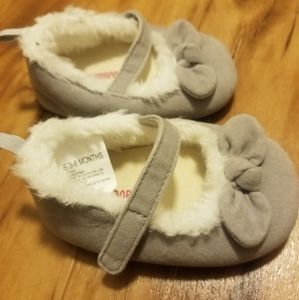 Gymboree infant crib shoes(girls)